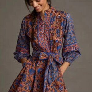 Sue Sartor women's dress mini, size Large petite, comes with belt.